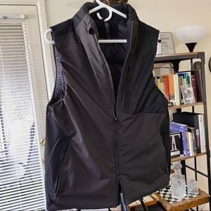 Men’s lululemon down vest Black size M